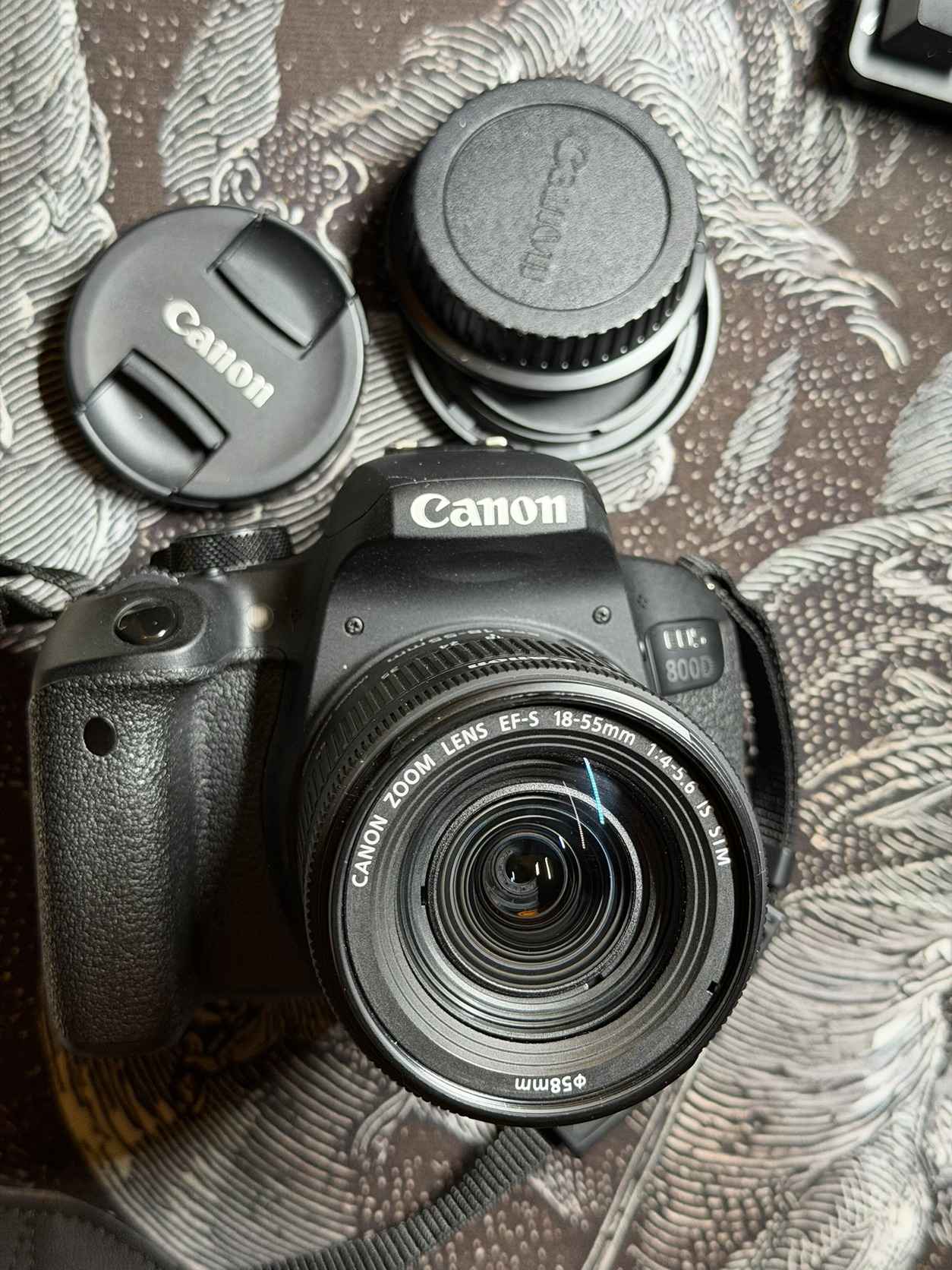 Canon EOS 800D + EF-S 18-55mm kevés expós makulátlan